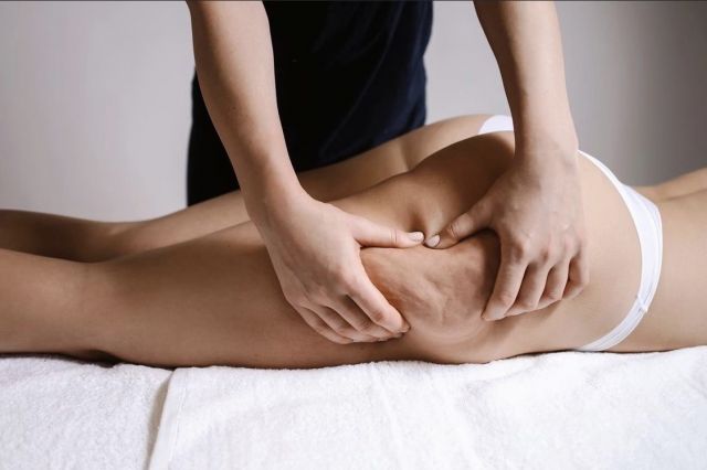 Bye bye cellulite avec le palper rouler manuel à Paris 14