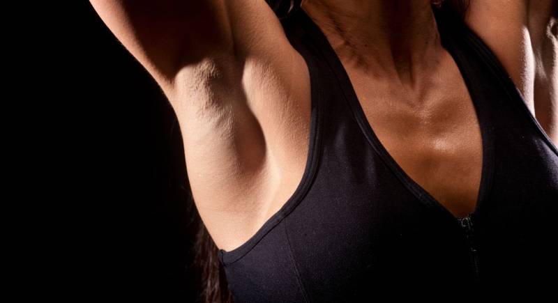 Épilation définitive des aisselles par lumière pulsée à Paris 14ème