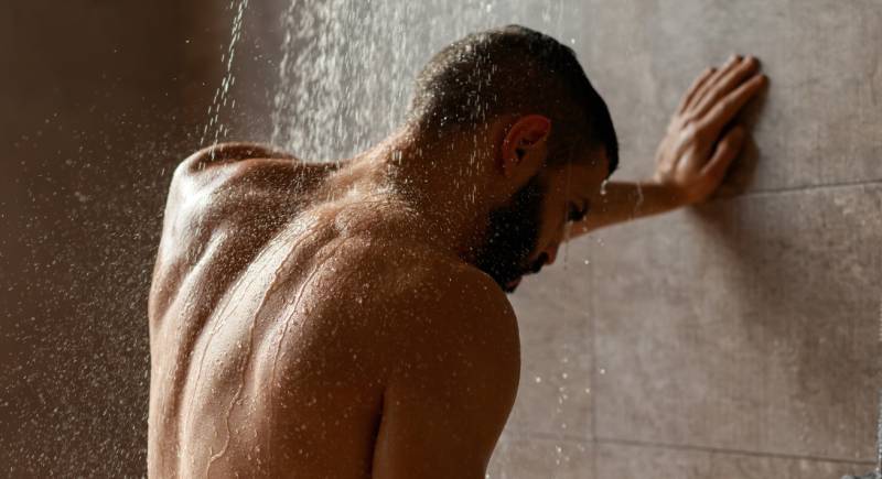 Épilation définitive dos homme par lumière pulsée à Paris 14