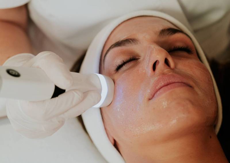 Hydrofacial ou soin visage classique : que choisir en 2026 ? | ByVinca Paris 14