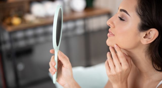 Eliminer définitivement les poils de la lèvre supérieure à Paris 14